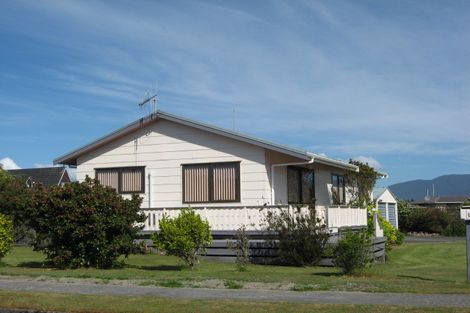 Photo of property in 11 Cook Street, Carters Beach, Westport, 7825
