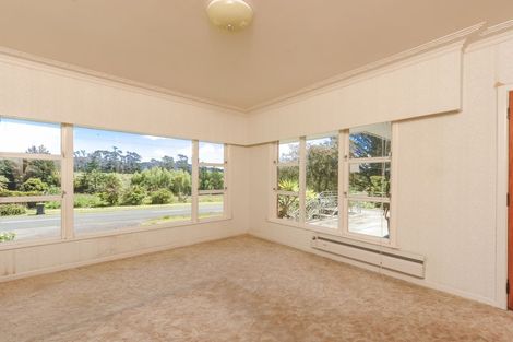 Photo of property in 40 Shaw Road, Oratia, Auckland, 0604