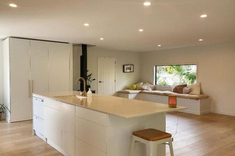 Photo of property in 23 Linda Street, Oakura, 4314