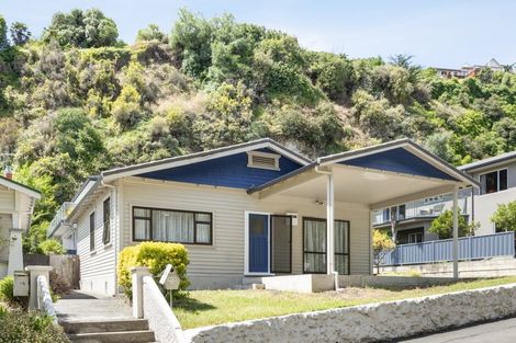 Photo of property in 153 Milton Road, Bluff Hill, Napier, 4110