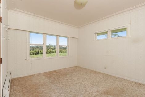 Photo of property in 40 Shaw Road, Oratia, Auckland, 0604