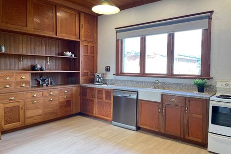 Photo of property in 1 Home Street, Winton, 9720