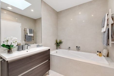 Photo of property in 40 Cambie Avenue, Red Beach, 0932