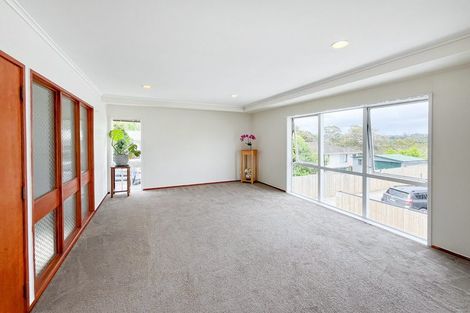 Photo of property in 12 Thomas Avenue, Te Atatu Peninsula, Auckland, 0610