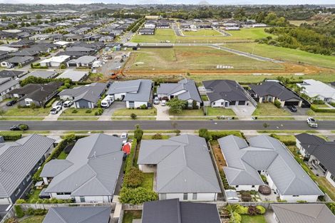 Photo of property in 72 Penetaka Heights, Pyes Pa, Tauranga, 3112