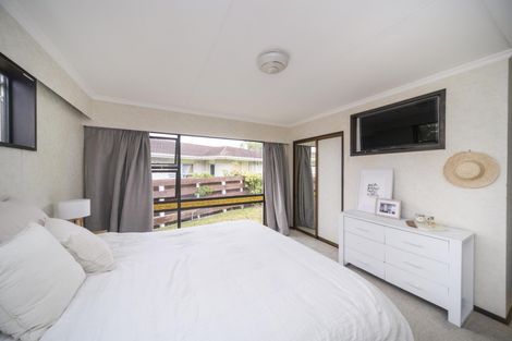 Photo of property in 18 Cecil Place, Cloverlea, Palmerston North, 4412