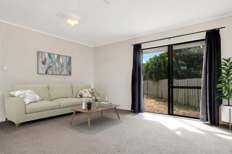 Photo of property in 25b Lyn Grove, Papamoa Beach, Papamoa, 3118