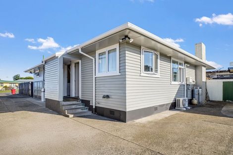 Photo of property in 24 Lee Street, Castlecliff, Whanganui, 4501