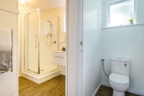 Photo of property in 38 Neal Avenue, Glenfield, Auckland, 0629