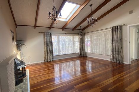 Photo of property in 53 Chatsworth Crescent, Pakuranga Heights, Auckland, 2010