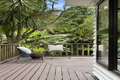 Photo of property in 18 Paturoa Road, Titirangi, Auckland, 0604