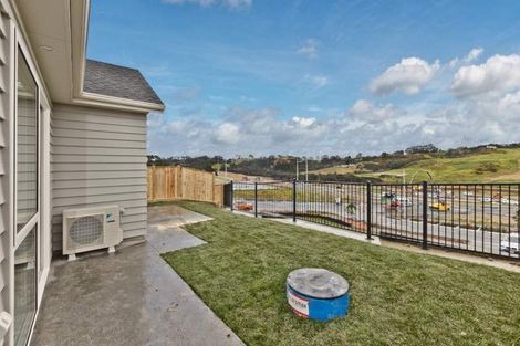 Photo of property in 25 Turutu Place, Long Bay, Auckland, 0630