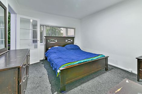 Photo of property in 2/49 Sutton Crescent, Papakura, 2110