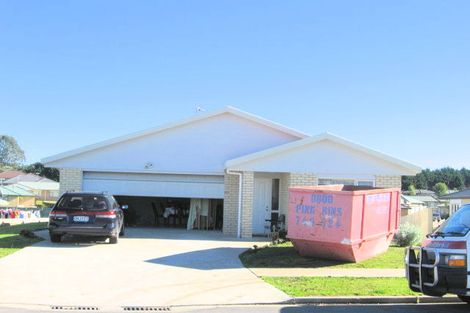 Photo of property in 9 Loughinisland Place, Weymouth, Auckland, 2103