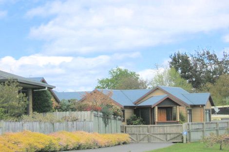 Photo of property in 12 Fairview Terrace, Waipahihi, Taupo, 3330