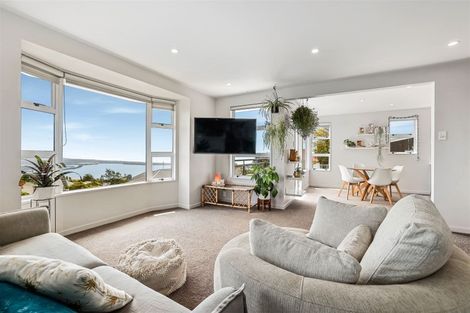 Photo of property in 1/5a Madeley Road, Mount Pleasant, Christchurch, 8081