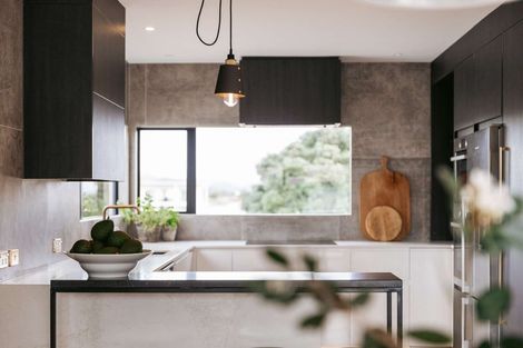 Photo of property in 21a Sunbrae Grove, Mount Maunganui, 3116