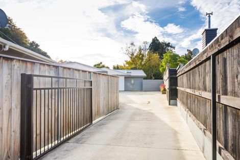 Photo of property in 5a Woodstock Place, Hokowhitu, Palmerston North, 4410
