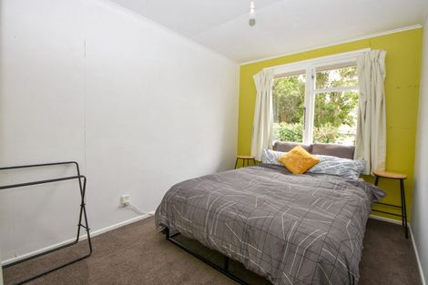 Photo of property in 1 Hughan Place, Carterton, 5713