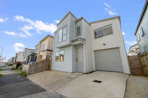 Photo of property in 102 Bellbird Street, Papakura, 2110