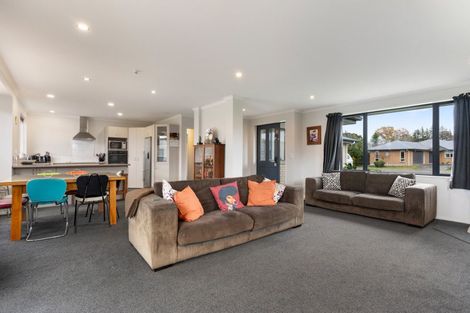 Photo of property in 3 Stanwood Grove, Darfield, 7510