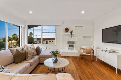 Photo of property in 78 Sylvan Avenue, Northcote, Auckland, 0627