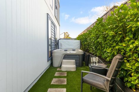 Photo of property in 8 Patariki Way, Beach Haven, Auckland, 0626