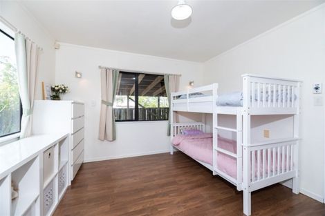 Photo of property in 1/253 Glenfield Road, Hillcrest, Auckland, 0627