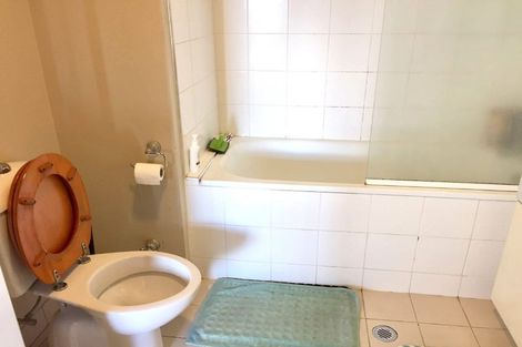 Photo of property in Tower Hill Apartments, 3e/1 Emily Place, Auckland Central, Auckland, 1010