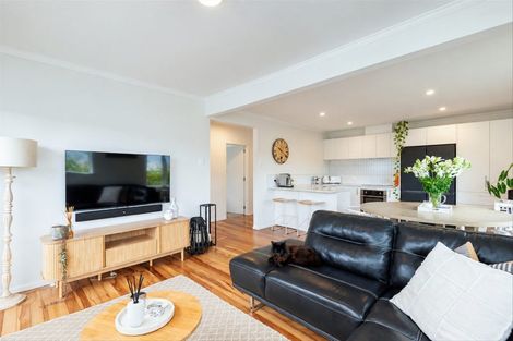 Photo of property in 42 Matipo Road, Mairangi Bay, Auckland, 0630