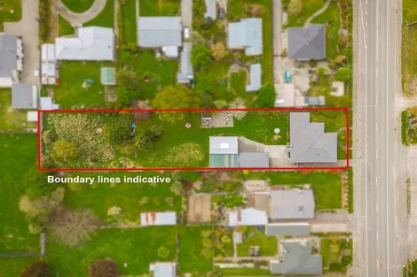Photo of property in 30 Timaru Road, Waimate, 7924