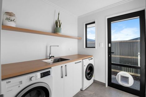 Photo of property in 6 Maleny Lane, Rolleston, 7615