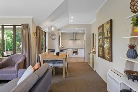 Photo of property in 15 Castle Way, Beckenham, Christchurch, 8023