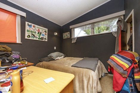 Photo of property in 31 Taipari Road, Te Atatu Peninsula, Auckland, 0610