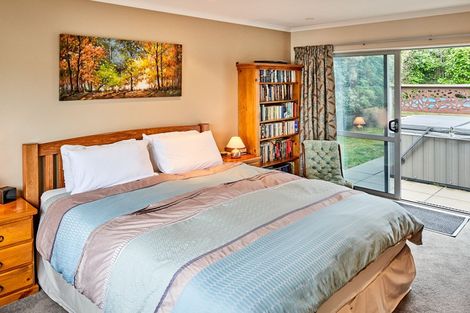 Photo of property in 12 Peel Lane, Aotea, Porirua, 5024