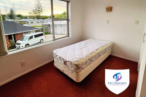 Photo of property in 20 Boundary Road, Blockhouse Bay, Auckland, 0600