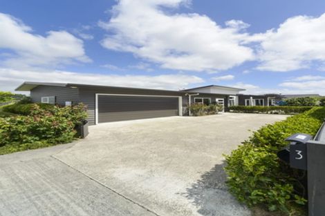 Photo of property in 3 Levi Place, Kelvin Grove, Palmerston North, 4414