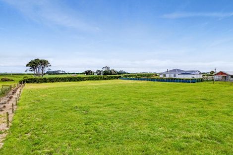 Photo of property in 22 Batten Road, Okaiawa, Hawera, 4671