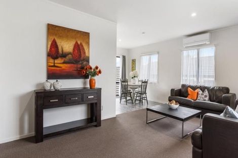 Photo of property in 5 Dulwich Place, Burswood, Auckland, 2013