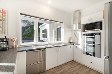 Photo of property in 8 Sheridan Terrace, Johnsonville, Wellington, 6037