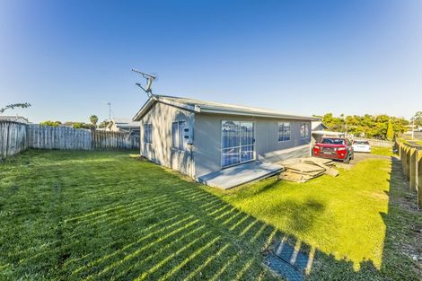 Photo of property in 1/136 Shifnal Drive, Randwick Park, Auckland, 2105
