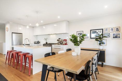 Photo of property in 7 Kauri Road, Birkenhead, Auckland, 0626