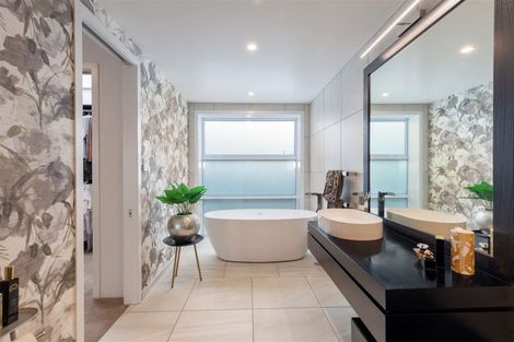 Photo of property in 9b Weka Street, Fendalton, Christchurch, 8041