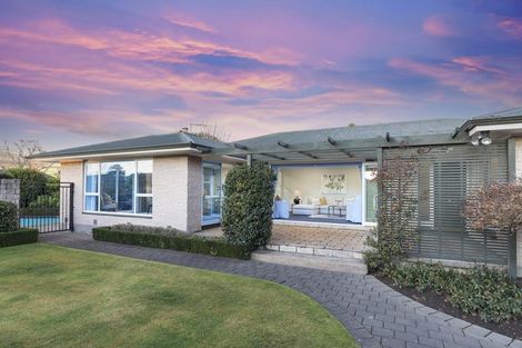 Photo of property in 17 Ilfracombe Place, Burnside, Christchurch, 8053