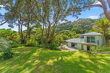 Photo of property in 296 Motutara Road, Muriwai, Waimauku, 0881