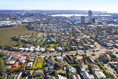 Photo of property in 38 Esmonde Road, Takapuna, Auckland, 0622