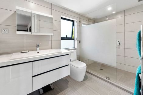 Photo of property in 2b Pah Road, Kawaha Point, Rotorua, 3010