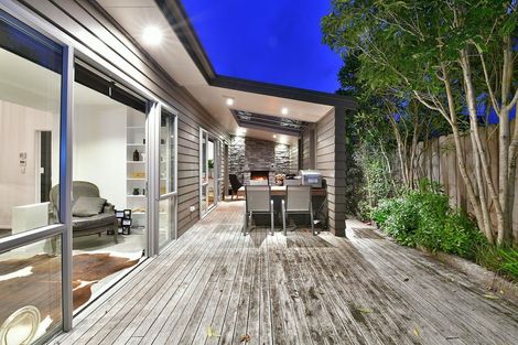 Photo of property in 2 Andre Rise, Stanmore Bay, Whangaparaoa, 0932