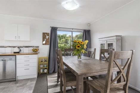 Photo of property in 1/317 Triangle Road, Massey, Auckland, 0614