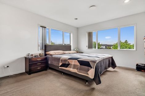 Photo of property in 33 Pickaberry Avenue, Karaka, Papakura, 2113